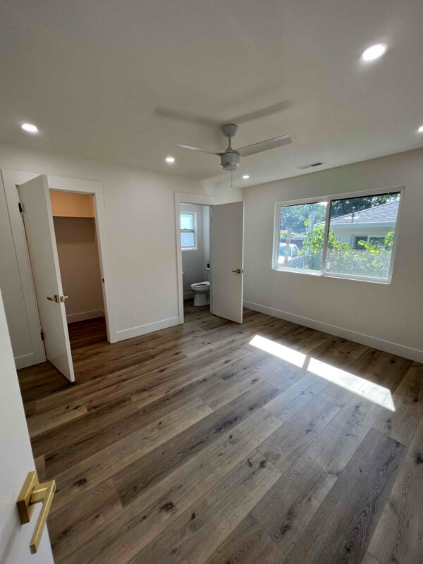 Building Photo - 410 Calle Del Monte