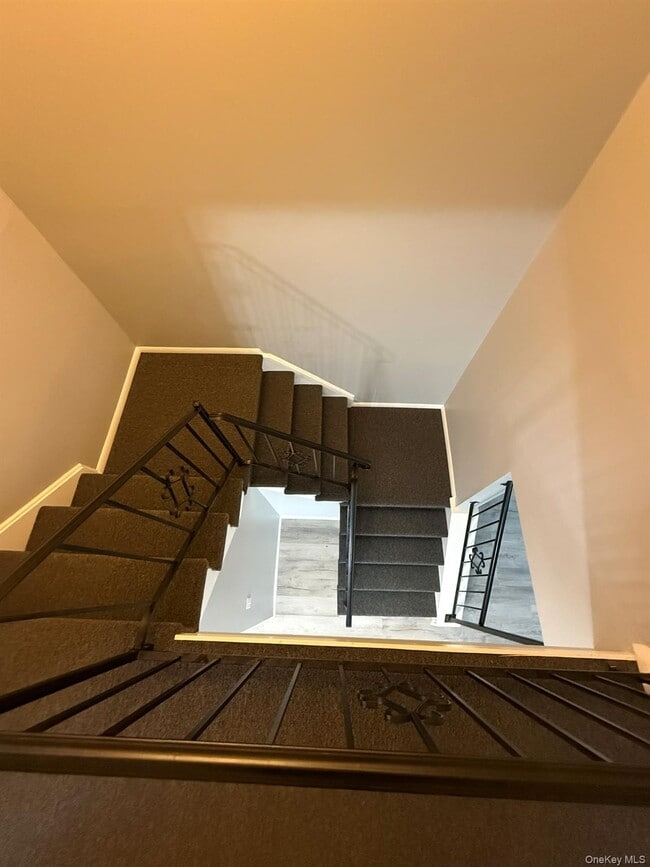 Building Photo - 540 Saracino Dr