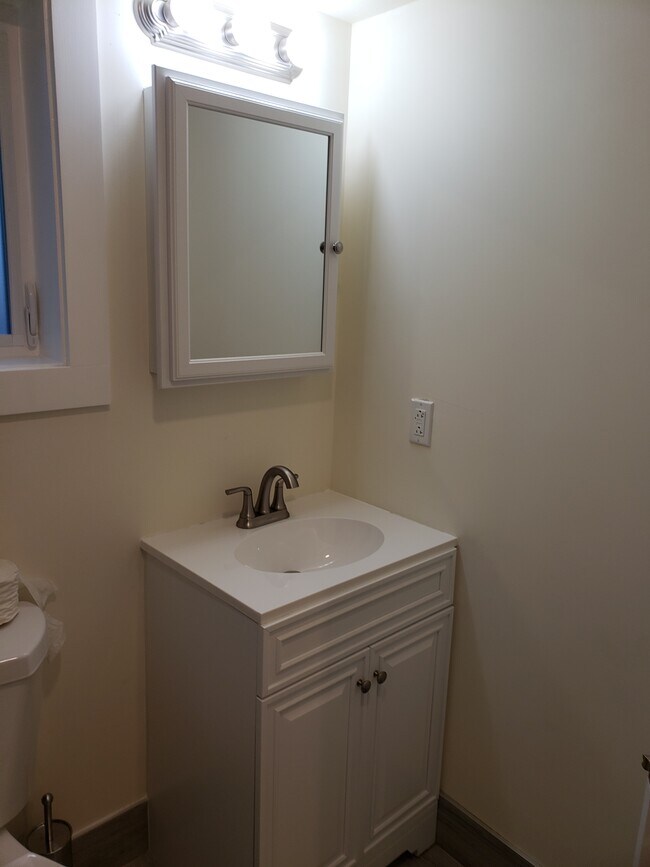 Bathroom - 1129 Wisconsin St