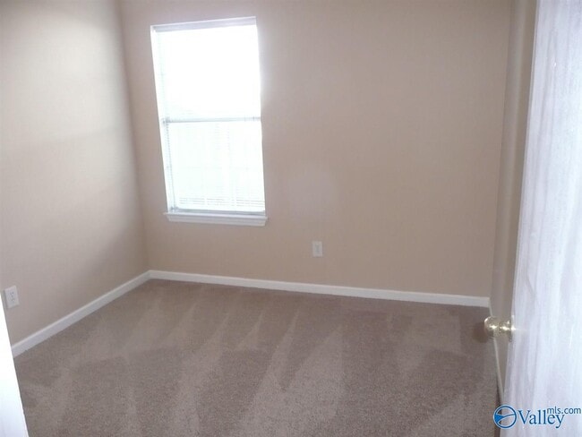 Building Photo - 115 N W Sugar Bluff Ln