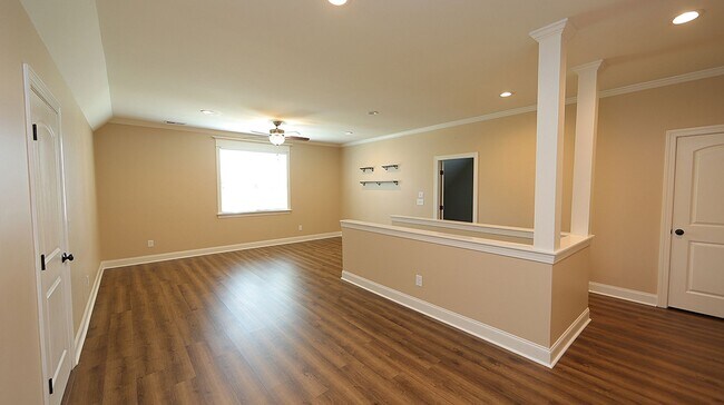 Building Photo - Lovely Heritage Home with Ideal Floorplan