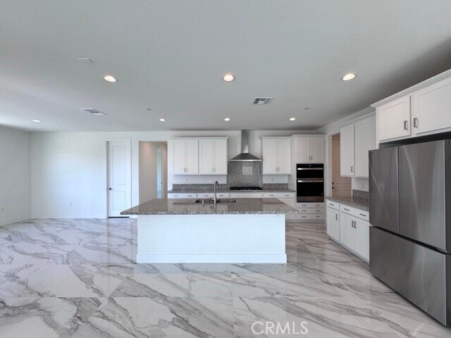 Building Photo - 25061 River Peak Dr