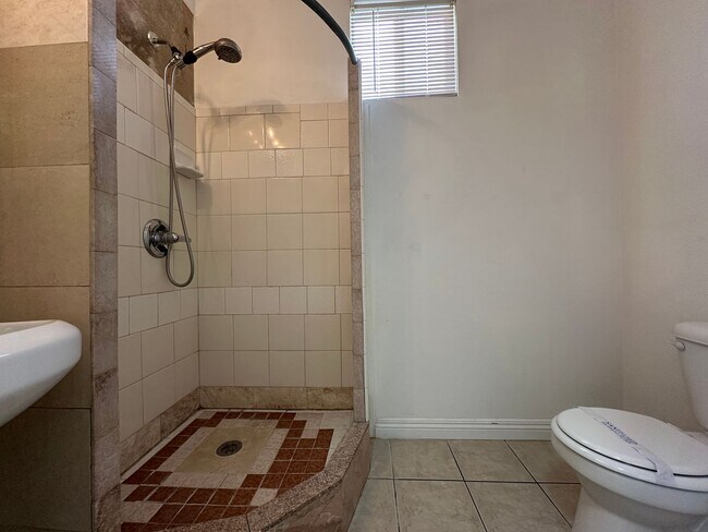 Building Photo - ARBOR GATE 2 AMD