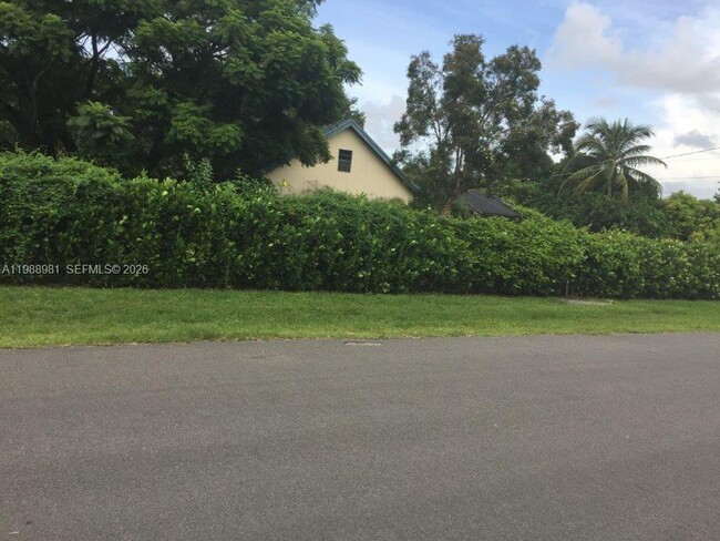 Building Photo - 212 SW 1st Ave