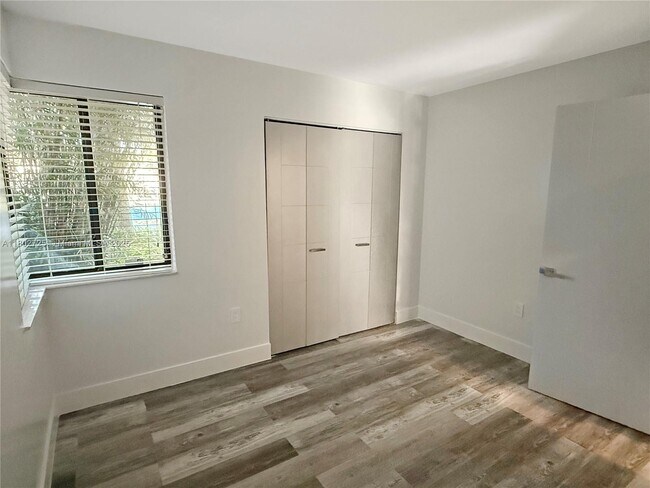 Building Photo - 9766 SW 138th Ave