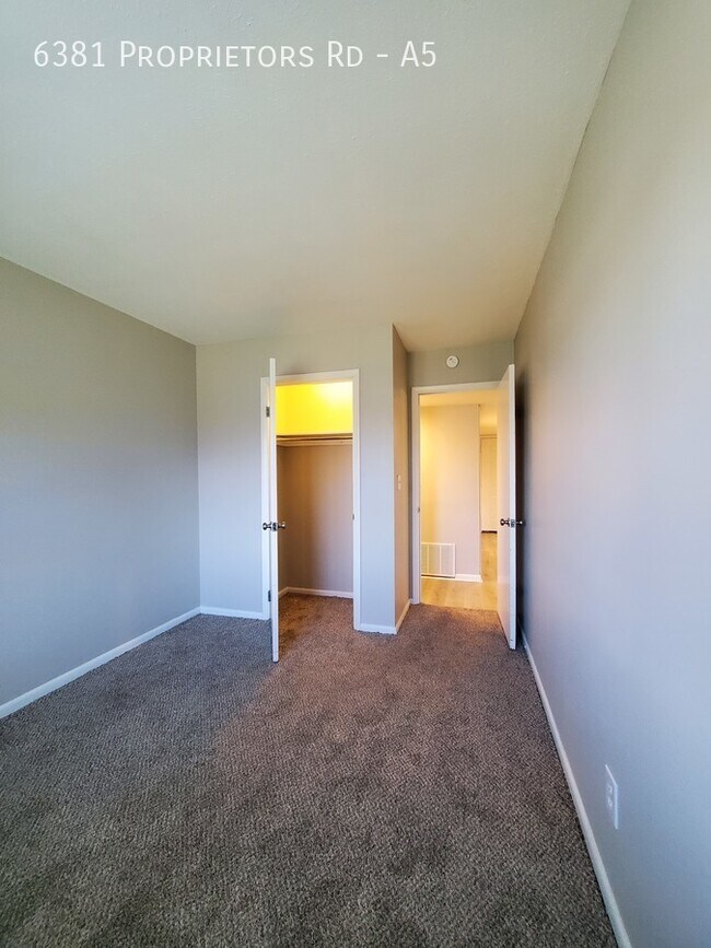 Building Photo - 3 Bedroom 2 Bath Apartment in Worthington