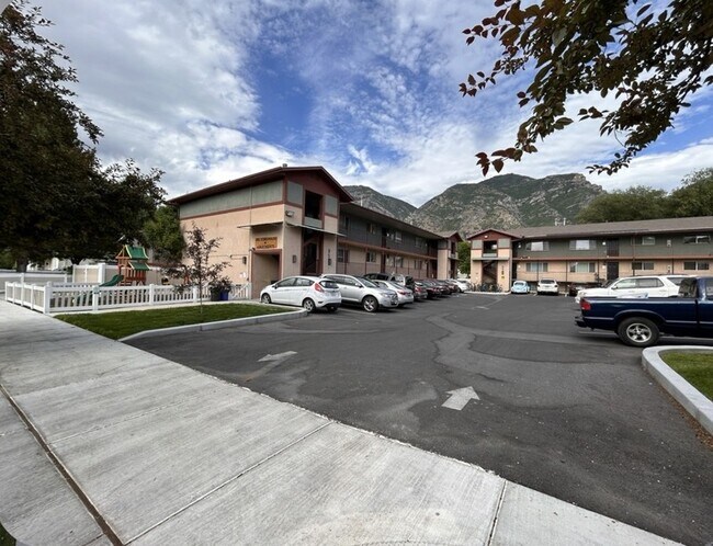 Building Photo - 95 S 600 E