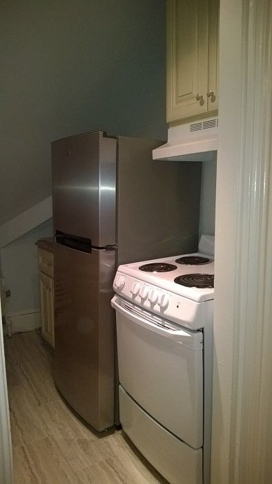 Building Photo - 1094 Woodbury Ave