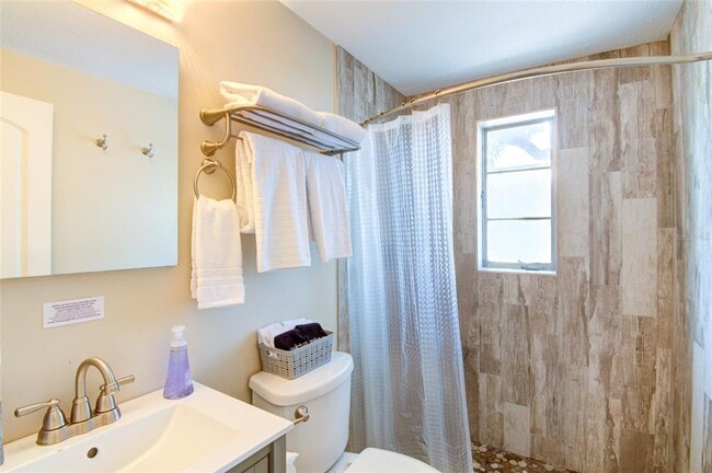 Building Photo - 1887 Hyde Park St