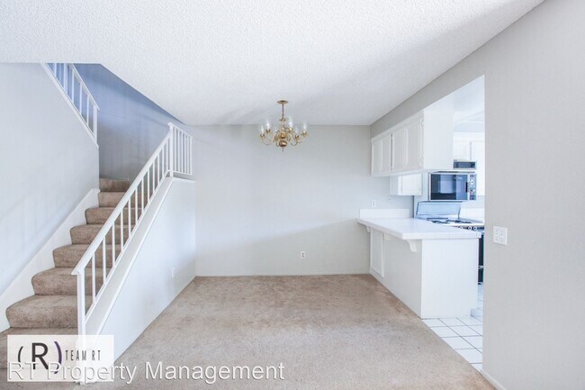 Building Photo - 2 br, 2.5 bath House - Cedar Pointe
