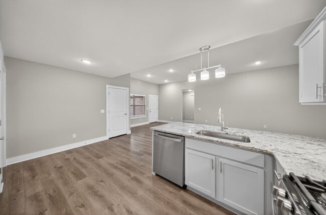 Building Photo - Great House in Quiet Neighborhood Ready to...