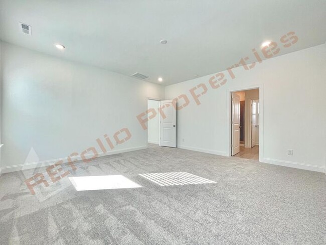 Building Photo - Beautiful Brand New 4 Bedroom, 3 Bathroom ...