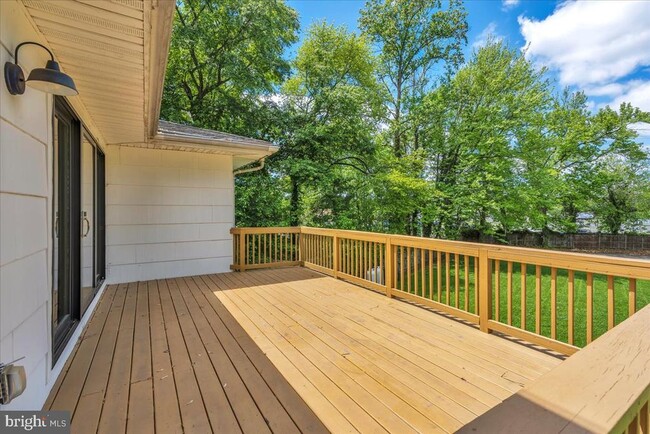 Building Photo - 26 Forest Hill Dr