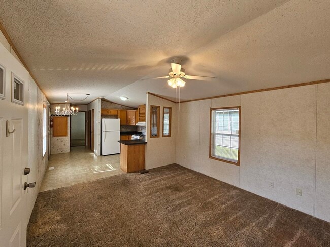 Building Photo - 6 Orchard Grv