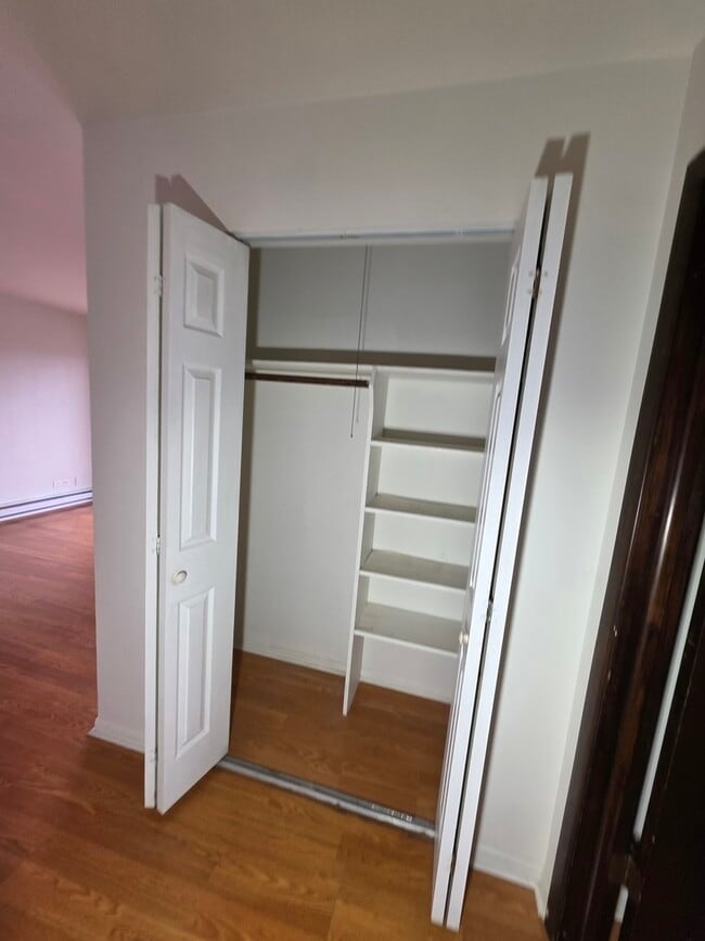 Building Photo - 336 Lathrop Ave