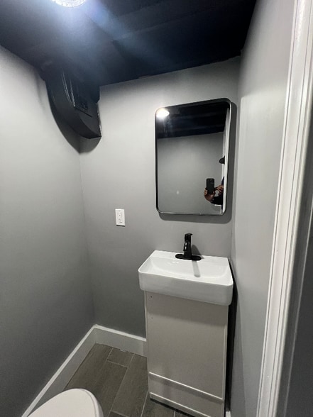 Building Photo - 6049 N Norwood St