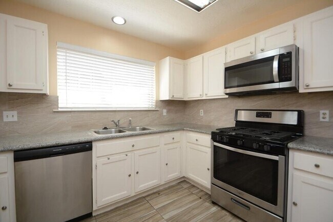 Building Photo - 15 S Tallowberry Dr