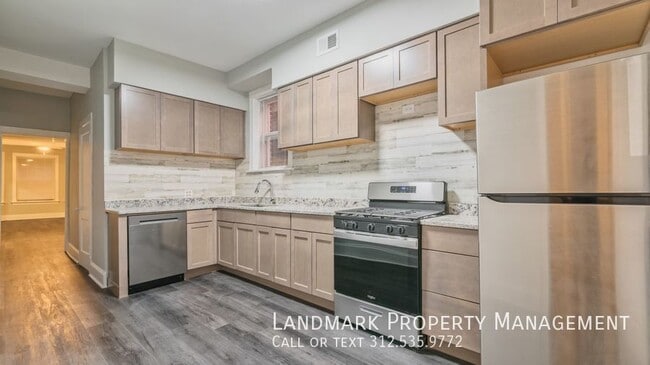 Building Photo - 2132 W Haddon-Unit 2