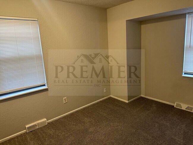 Building Photo - Spacious 3 bd/2 19716 E Millhaven St, Inde...