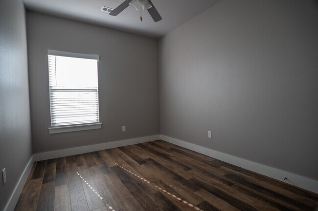 Building Photo - 3-bedroom, 2-bathroom home located in the beautiful Pea Ridge, AR