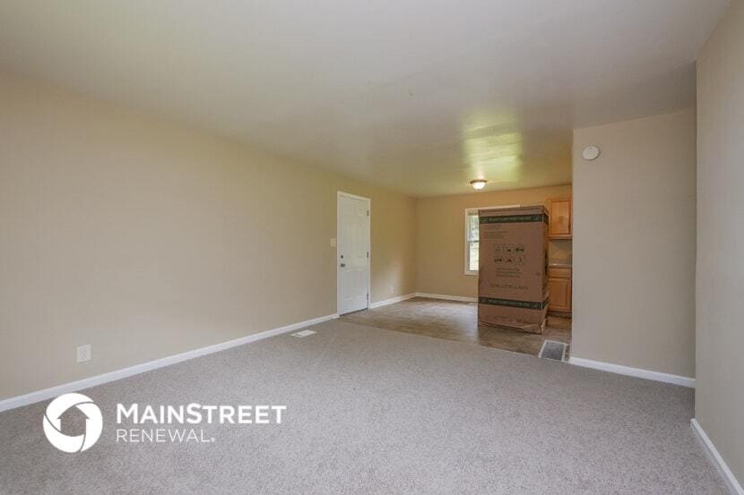 Building Photo - 2374 Baywood Dr SE