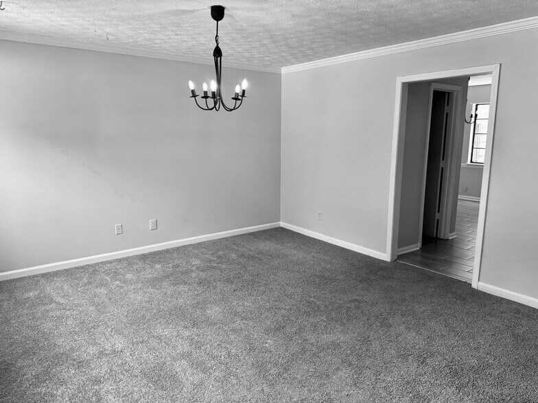 Building Photo - 2645 Parkside Way