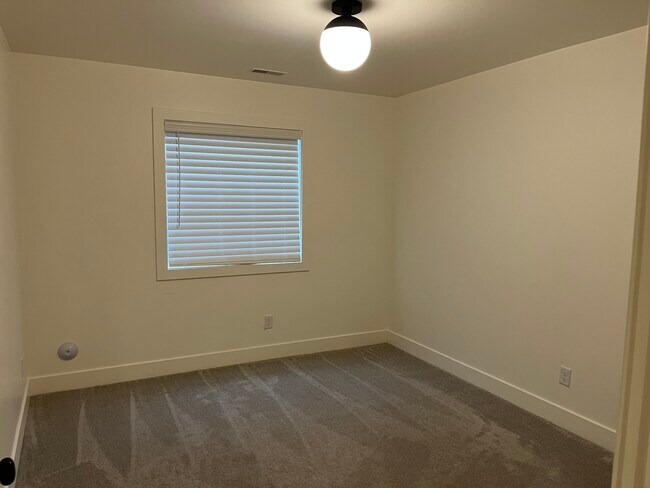 Bedroom 4 - 564 W Sanford St