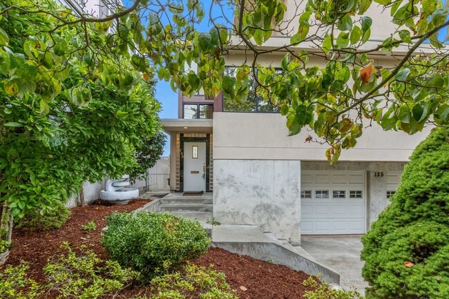 Building Photo - 4Bd/2.5Ba Seattle House