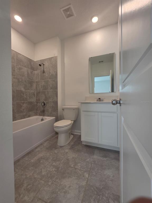 Building Photo - 3330 Laurent Lp