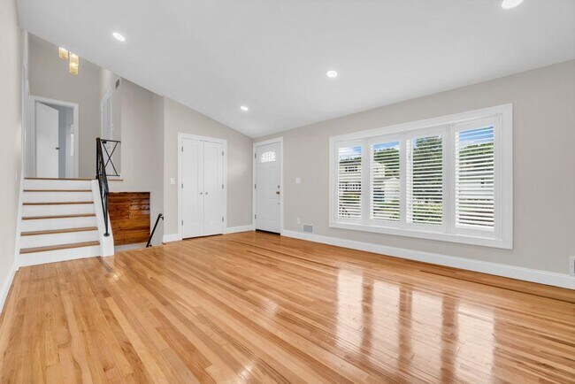 Building Photo - 61 Cornell Dr