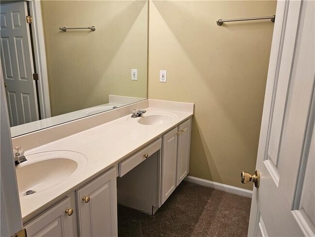 Building Photo - 5064 Coventry Park Ct