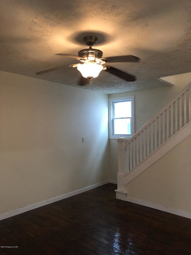 Building Photo - 257 Kidder St