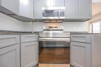 Building Photo - 530 Main St