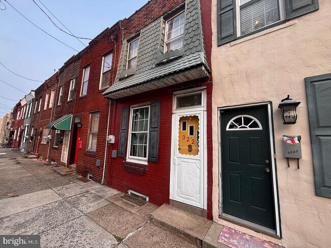Building Photo - 3229 Almond St
