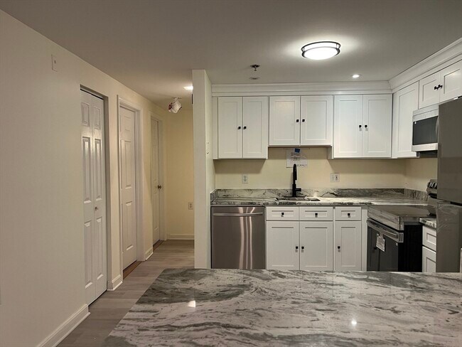 Building Photo - 324 Washington St