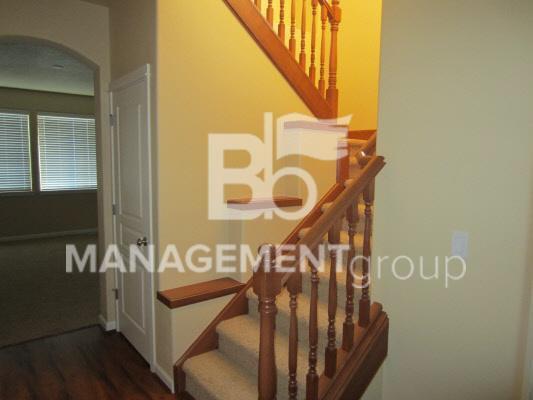 Building Photo - Beautiful Beaverton Home with Spacious Yard and Solar Panels that Save You Money!