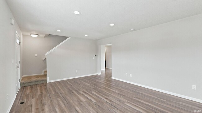 Building Photo - 422 Heyford Ct