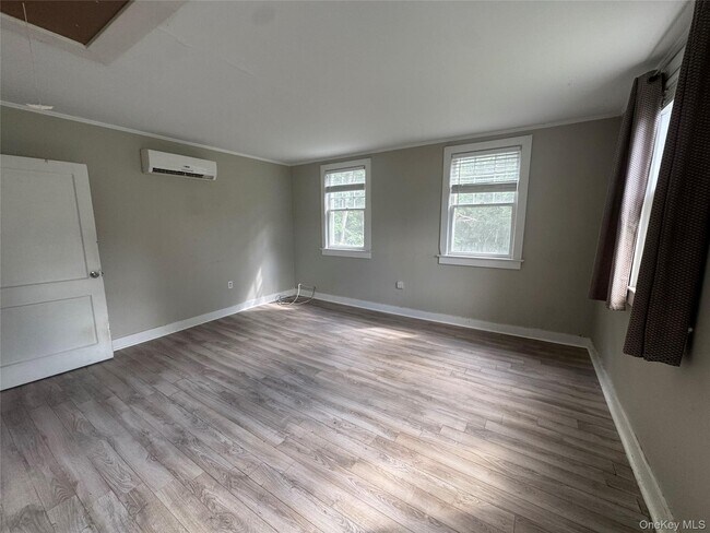 Building Photo - 425 Landing Ave