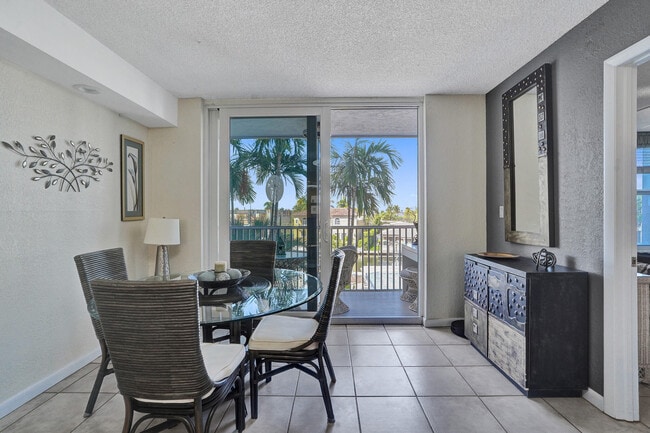 Building Photo - 1391 S Ocean Blvd