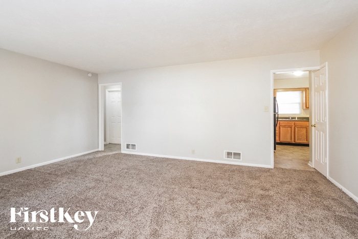 Building Photo - 2113 Mayfair Dr