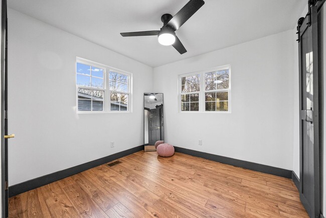 Building Photo - 610 Ford St