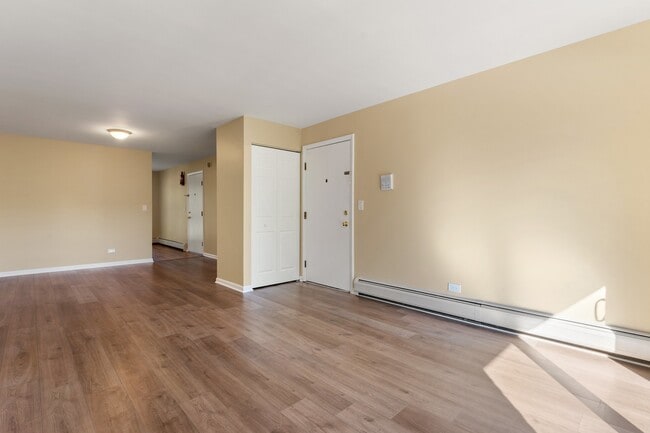 Building Photo - 514 Brookside Dr