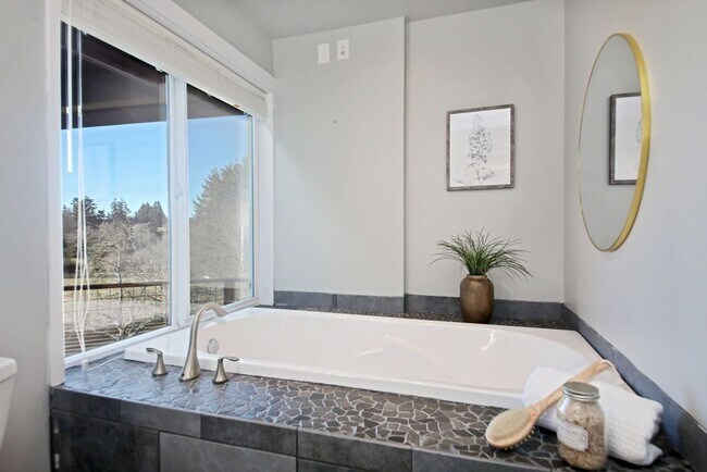 Building Photo - One Of A Kind Freeland Home with Two Seper...