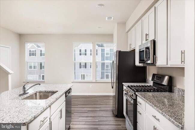 Building Photo - 140 Tye Ct