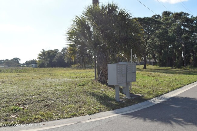 Building Photo - 1657 Norwood St NE