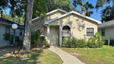 Building Photo - 2122 NE 39th Ave