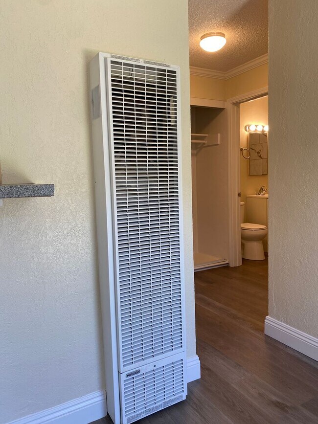 Building Photo - Welcome to SkyView Villa & Somerset Apartments!