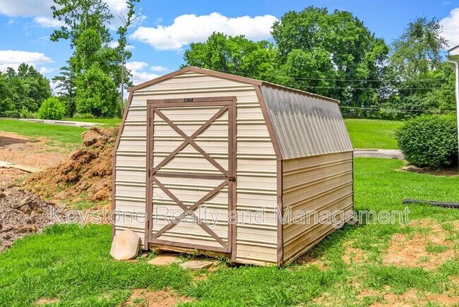 Building Photo - 103 Cayce Ave