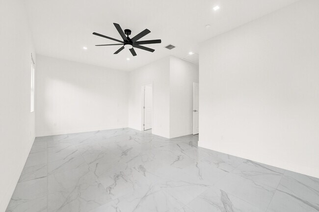 Building Photo - 407 Bella Sol Way