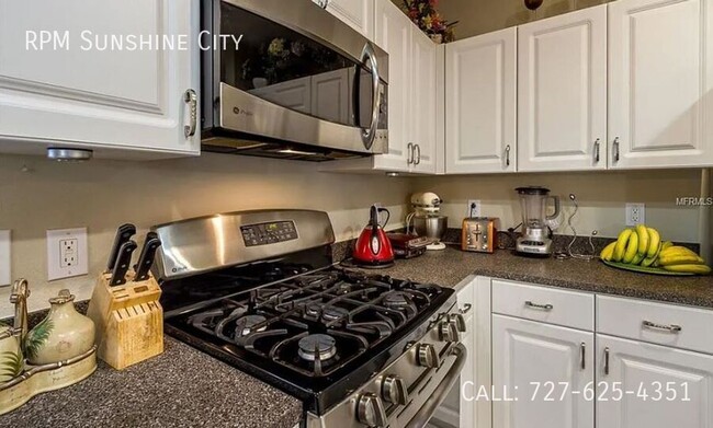 Building Photo - 8011 Terrace Ridge Dr